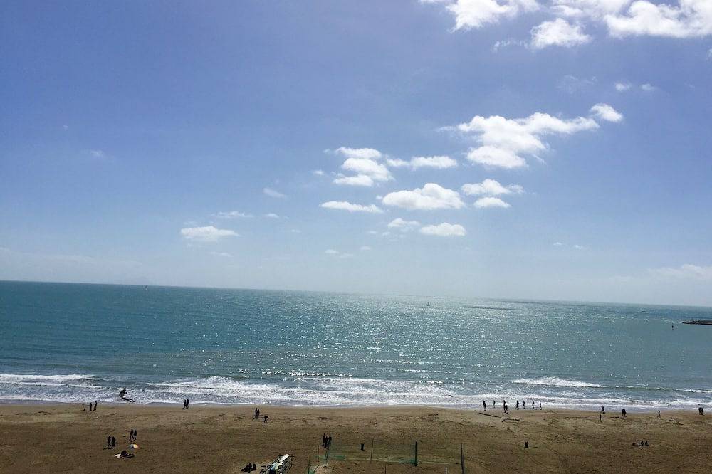 Entire apartment, Facing The Sea Apartment With Private Steps To Wide Beach in Anzio, Rome Province