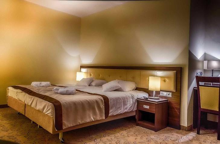 Hotel dla 2 osób, z Jacuzzi i Ogród oraz Basen i Sauna w Płock