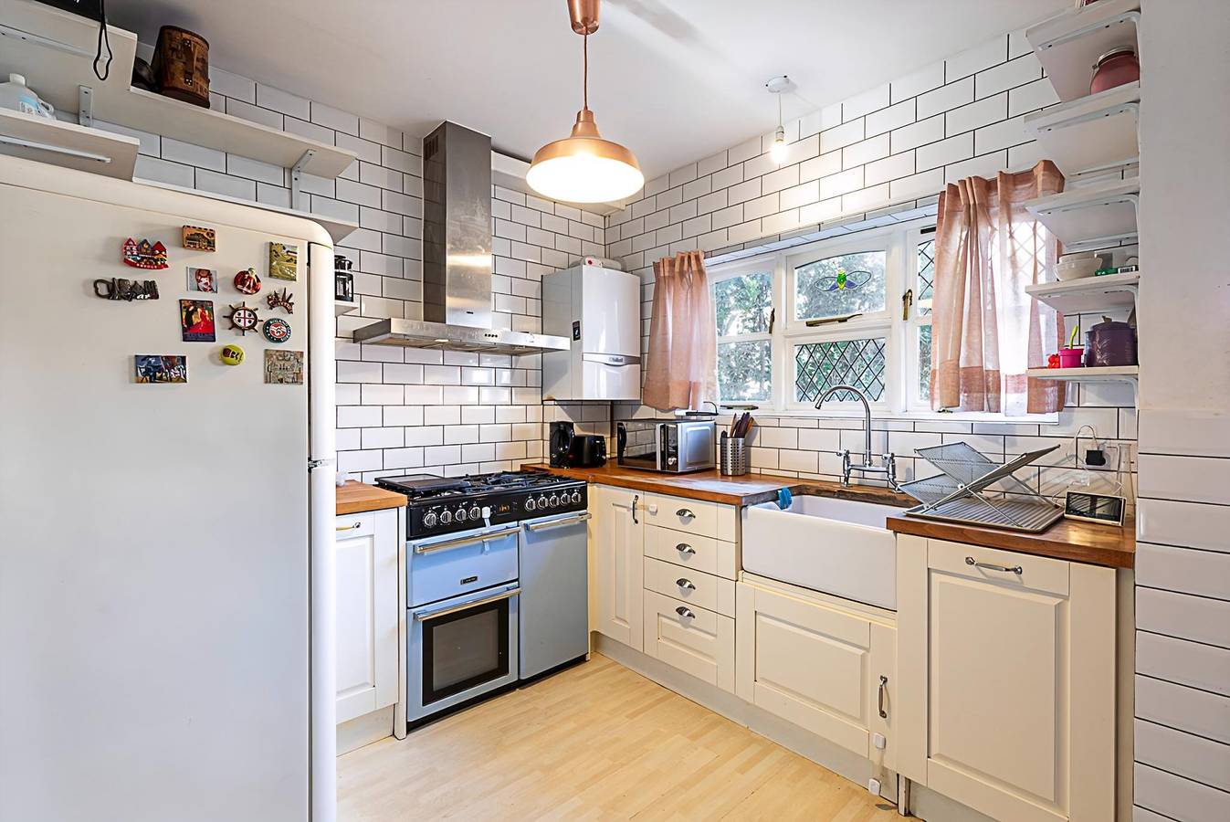 Stylish & Spacious 3-Bed Home in Vibrant Bow in Tower Hamlets, London