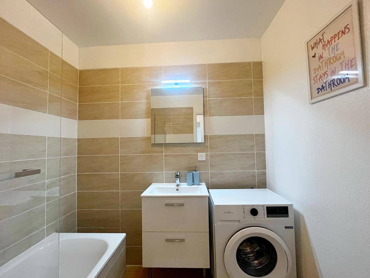 Appartement entier, Apartment in Saint-Fons, Lyon et ses environs