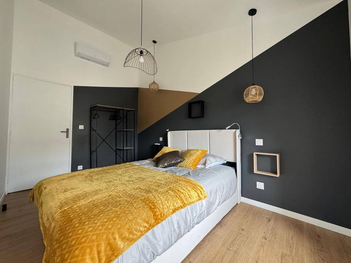 Appartement entier, Two-Bedroom Apartment in Niort, Région de Niort