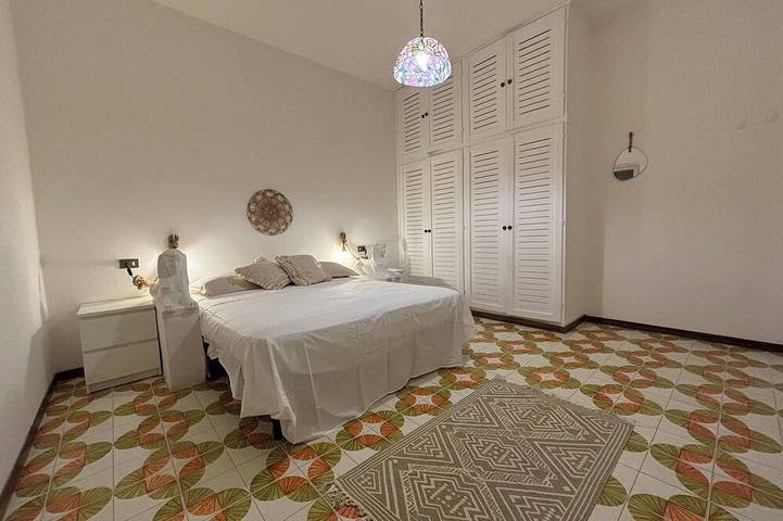 Villa Sofia: un'oasi di tranquillità con accesso diretto sulla spiaggia in Terracina, Agro Pontino