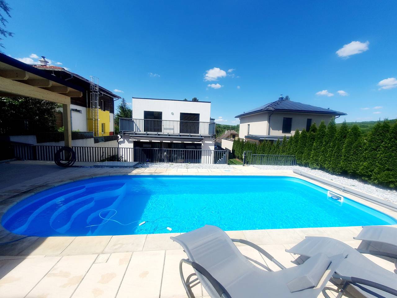 Ferienhaus 'Luxury Villa Vienna' mit privatem Pool, privatem Garten und Wlan in Mauerbach, Traisental