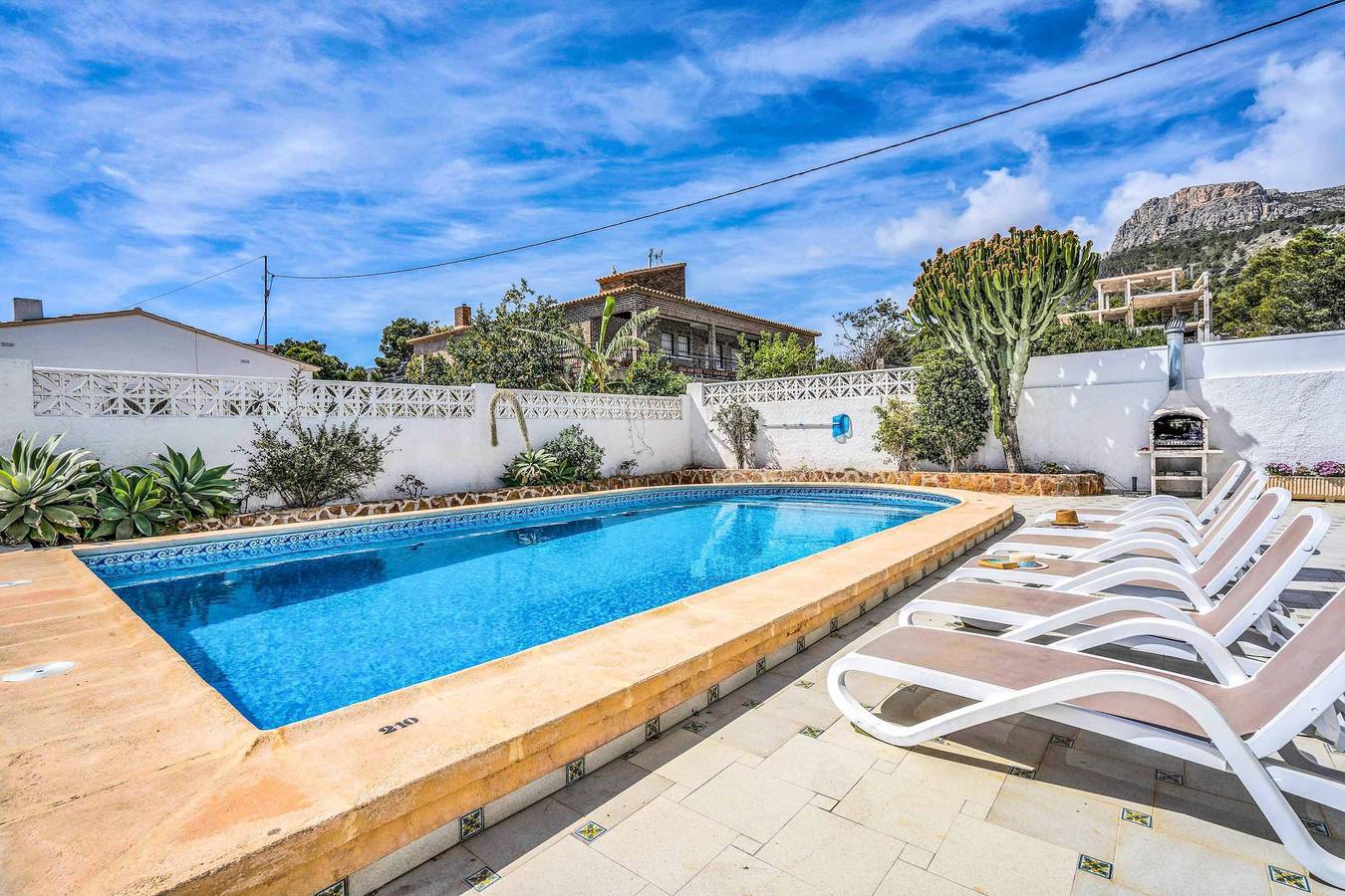 Chalet para 24 personas con terraza in Calpe, Costa Blanca