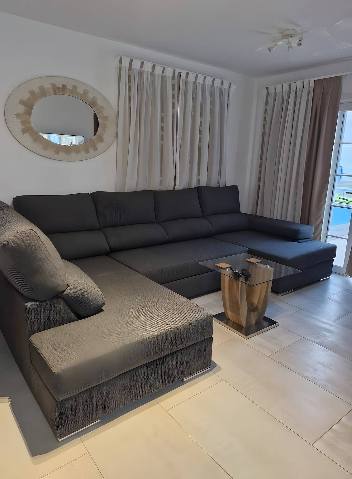 Villa vacacional 'Deleil' con vistas al mar, Wi-Fi y aire acondicionado in Playa Blanca, Yaiza