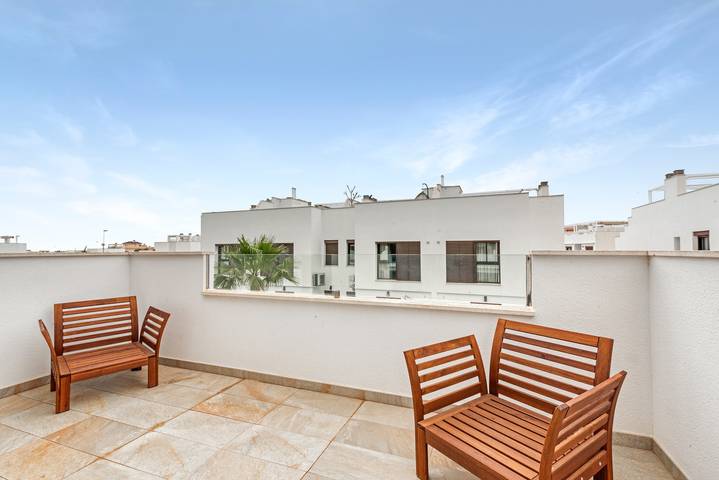 Apartamento entero, Apartamento 'Porto Marina Village' con piscina compartida, Wi-Fi y aire acondicionado in Torre de la Horadada, Pilar de la Horadada