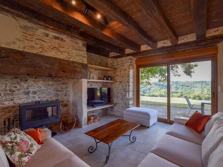 Location de vacances pour 6 personnes, avec terrasse ainsi que piscine et jardin à Saint-Médard-d'Excideuil - 2