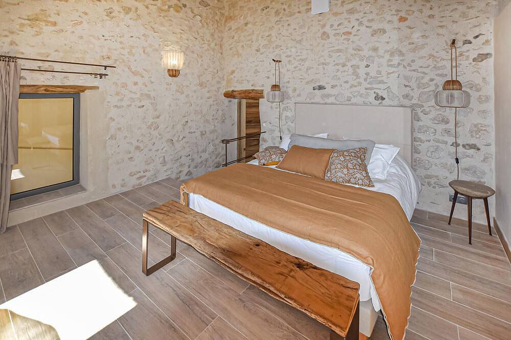 Maison en pierre avec piscine in Rustrel, Regionaler Naturpark Luberon