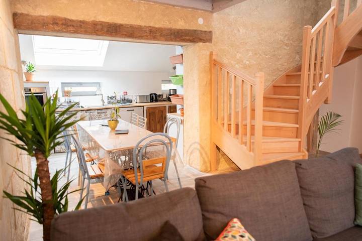 Location de vacances pour 6 personnes, avec terrasse et jardin à Vallières-les-Grandes - 4