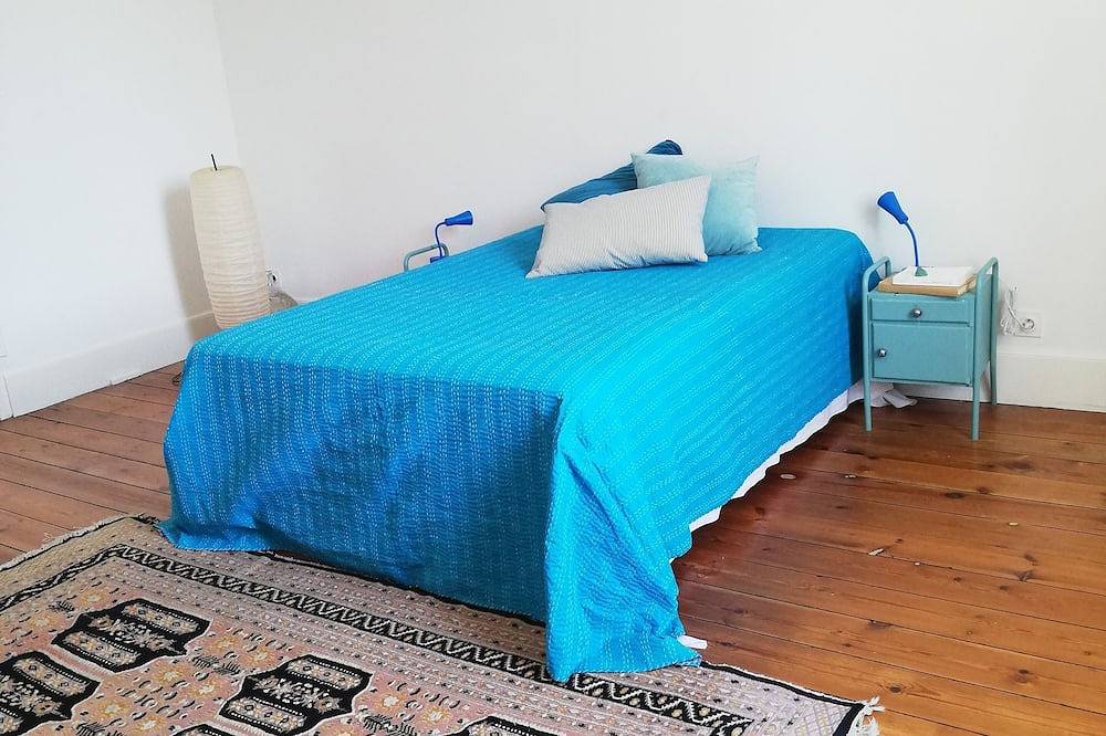 Appartement entier, Spacieux et lumineux appartement de 163m2 restauré avec cachet Centre Ville in Cahors, Quercy