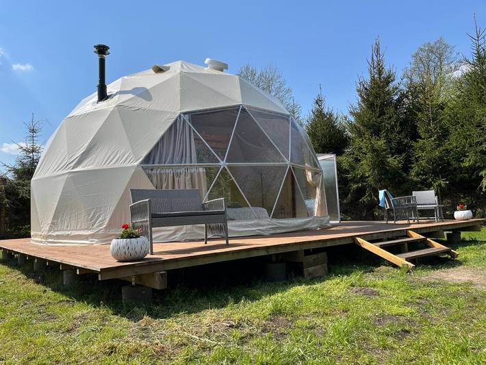 Bungalow dla 4 osób, z Jacuzzi i Taras oraz Ogród i Sauna na Mazury