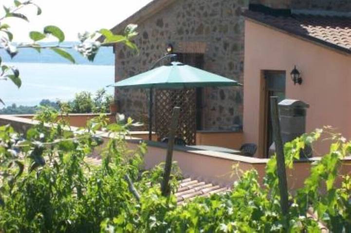 Agriturismo per 5 persone, con piscina e giardino in Bolsena