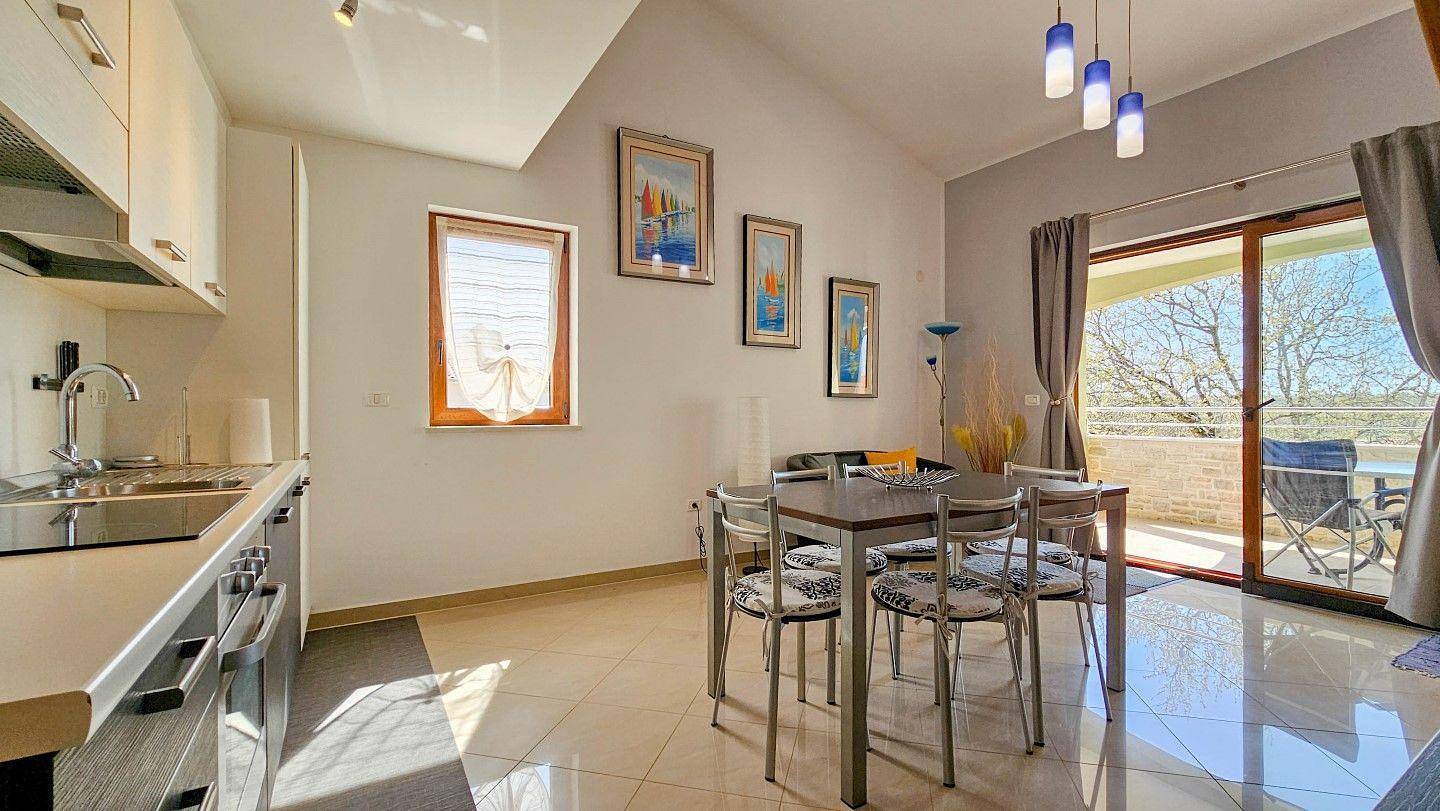 Ganze Ferienwohnung, Ferienwohnung "Fabiola" mit Balkon in Karigador, Općina Brtonigla
