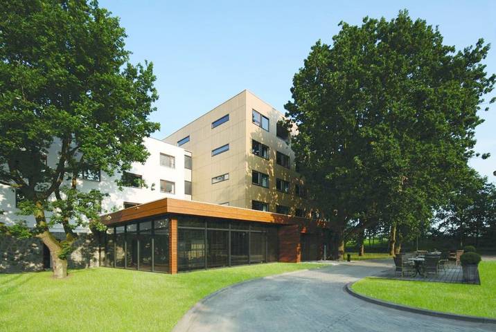 Hotel voor 2 personen, with Terras and Whirlpool as well as Tuin and Sauna in Bergen op Zoom