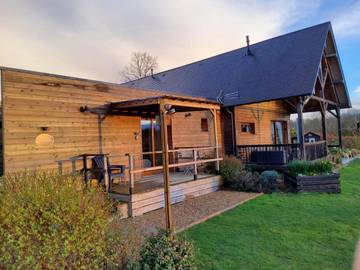 Chambre d’hôte pour 2 personnes, avec piscine et jardin ainsi que vue et terrasse dans le Calvados