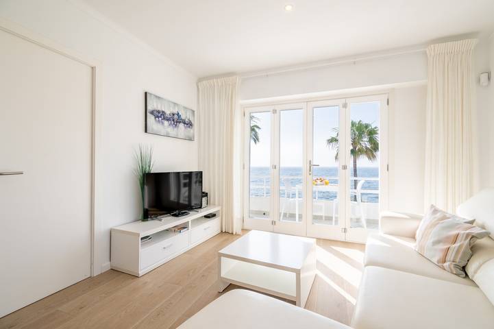 Apartamento inteiro, Apartamento 'Ses Roques' com vista para o mar, Wi-Fi e ar condicionado in Cala Bona, Son Servera