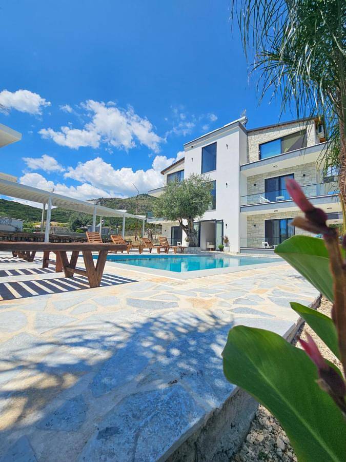 Alojamiento y desayuno para 3 personas, con jardín además de piscina y vistas, Familias con niños - 1