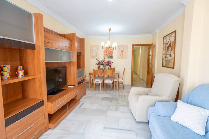 Ferienwohnung für 6 Personen, mit Balkon und Terrasse sowie Kinderpool und Pool in Torre del Mar - 2