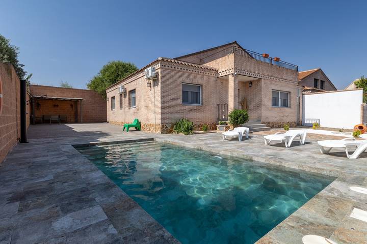 Maison de vacances pour 10 personnes, avec Balcon et Jardin dans Castille-La Manche