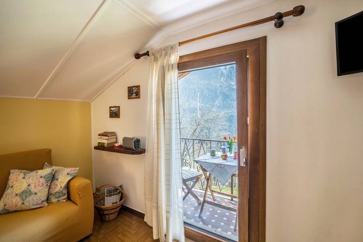 Ganze Wohnung, „La Mansarda di Chiara e Silvio“ nahe Skigebiet mit Bergblick in Trasquera, Verbano-Cusio-Ossola