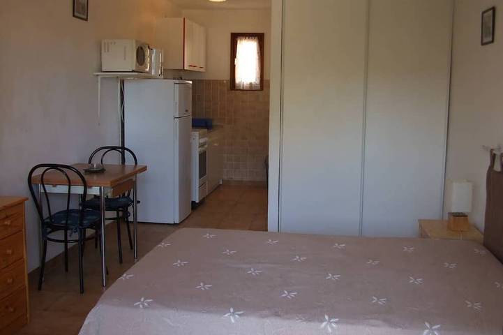 Gîte pour 2 personnes, avec terrasse et jardin à Calvi - 4