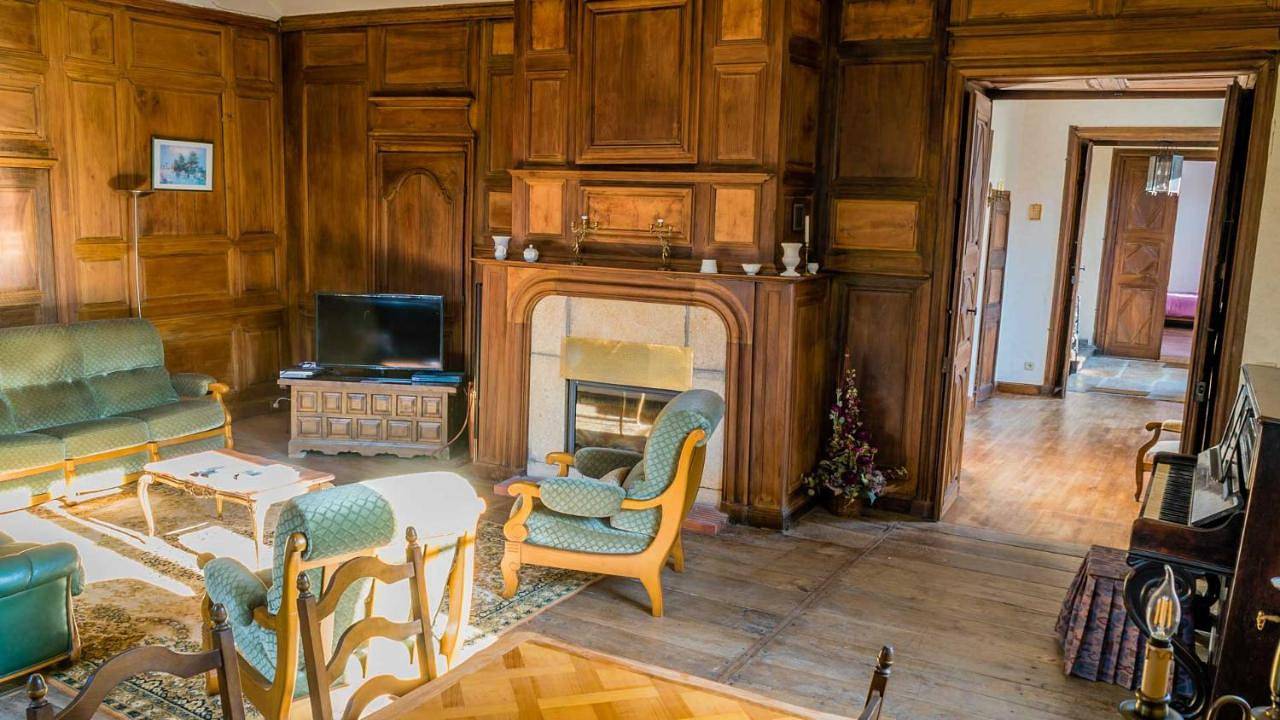 Two-Bedroom House in Bretenoux, Lot