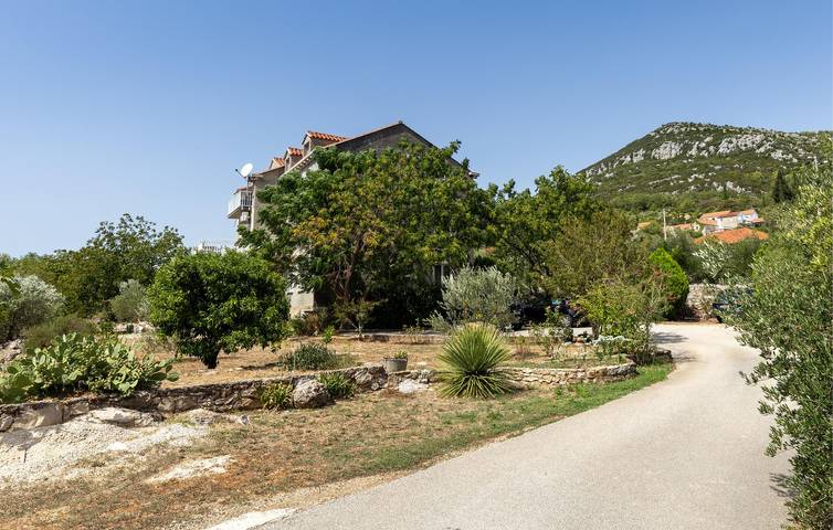 Ferienwohnung für 5 Personen, mit Terrasse und Garten - 1