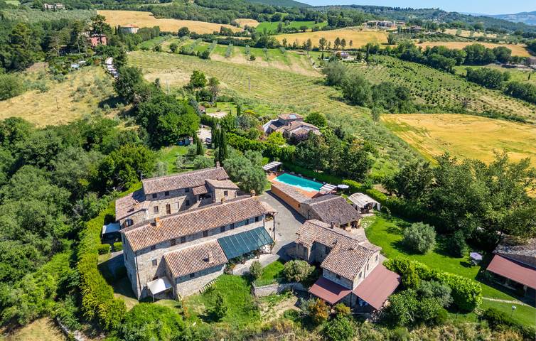 Appartamento intero, Appartamento con piscina, parcheggio e giardino in riva al fiume in Todi, Perugia e dintorni