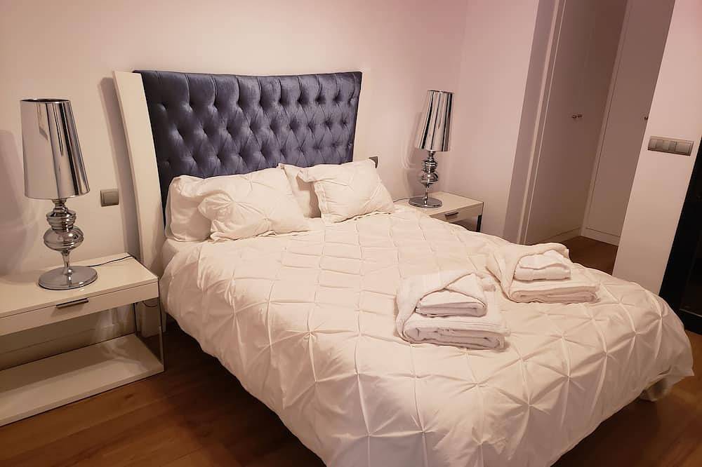 Hel lejlighed, New front line beach/Golf with views of Gibraltar and Africa. in Playa de La Alcaidesa, San Roque