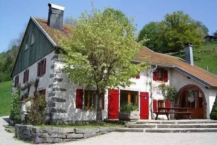 Gîte pour 14 personnes, avec sauna et jardin
