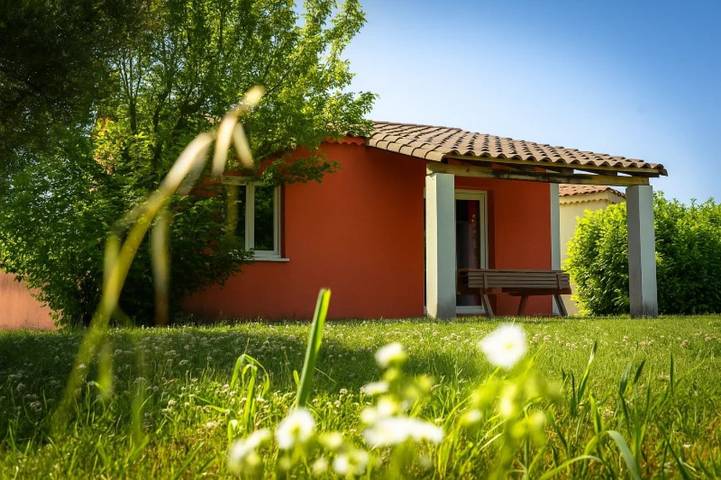 Maison de vacances pour 8 personnes, avec terrasse ainsi que piscine et jardin en Ardèche - 4