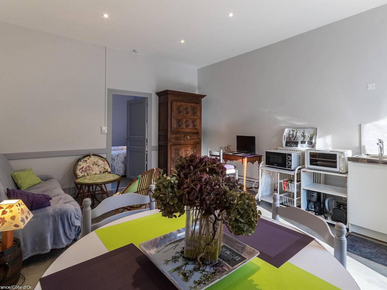 Casita renovada con aparcamiento y jardín en Côte de Beaune in La Rochepot, Beaune region