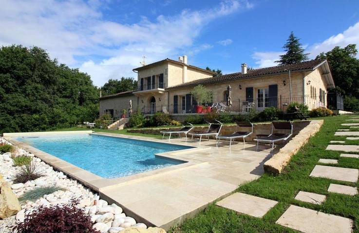 Location de vacances pour 4 personnes, avec Terrasse et Jardin ainsi que Piscine et Vue à Cénac