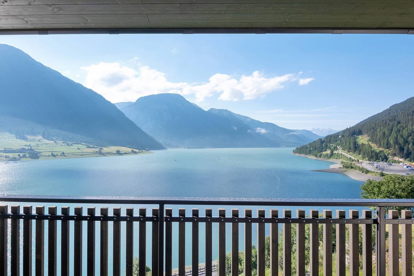 Ganze Wohnung, Residence Froy Wohnung 7 – Seeblick, Whirlpool & Frühstück inklusive in Reschensee, Graun