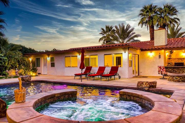 Apartamento para 8 personas, con vistas además de piscina y terraza en Palm Desert