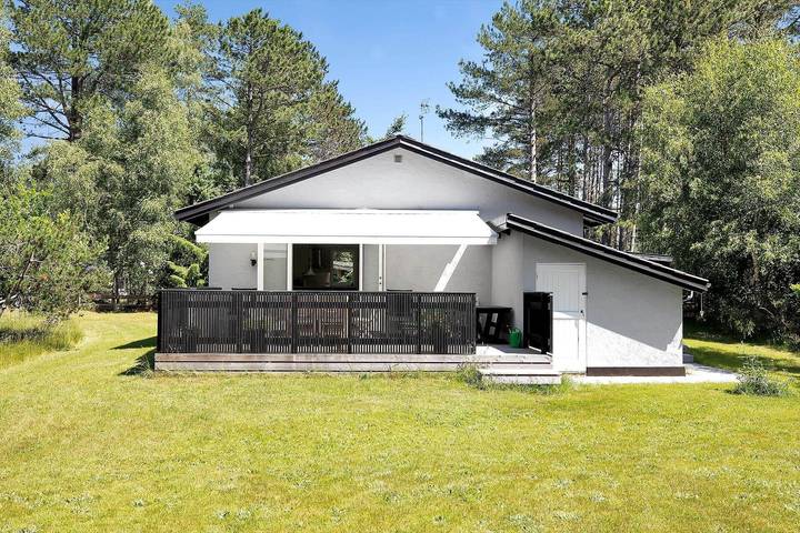 Feriehus for 4 personer, med terrasse i Rørvig