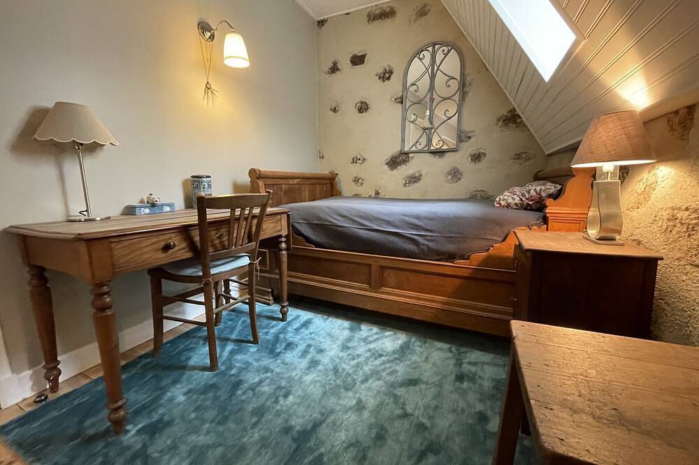 Gîte aux gardes - aux pieds des montagnes in Saint-Jacques-des-Blats, Aurillac region