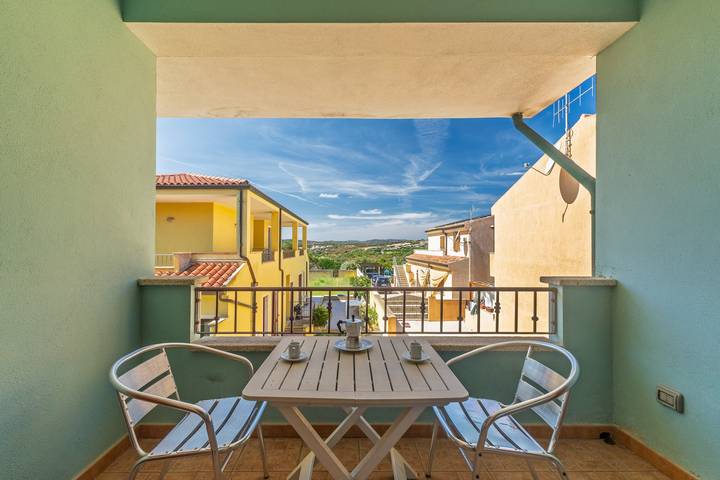 Appartamento intero, Appartamento 'Galatea - Monolocale' con Balcone, Wi-Fi e Aria Condizionata in Palau (villaggio), Palau (Sardegna)