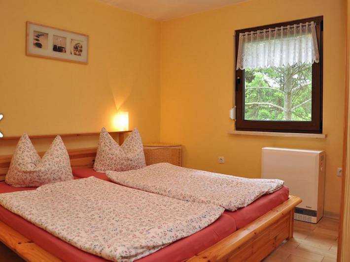 Ferienhaus für 4 Personen, mit Sauna und Garten sowie Terrasse und Whirlpool, mit Haustier in Thüringen - 2