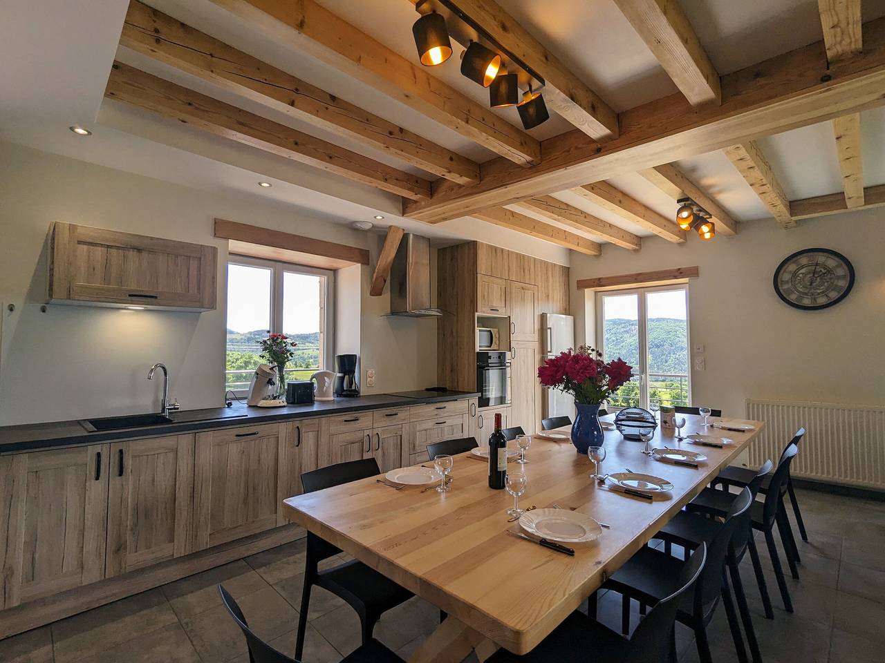 Gîte authentique et confortable avec vaste terrain et vue imprenable à Saint-Privat-d'Allier in Saint-Privat-d'Allier, Haute-Loire