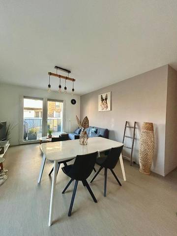 Gîte pour 3 personnes, avec terrasse dans Lomme