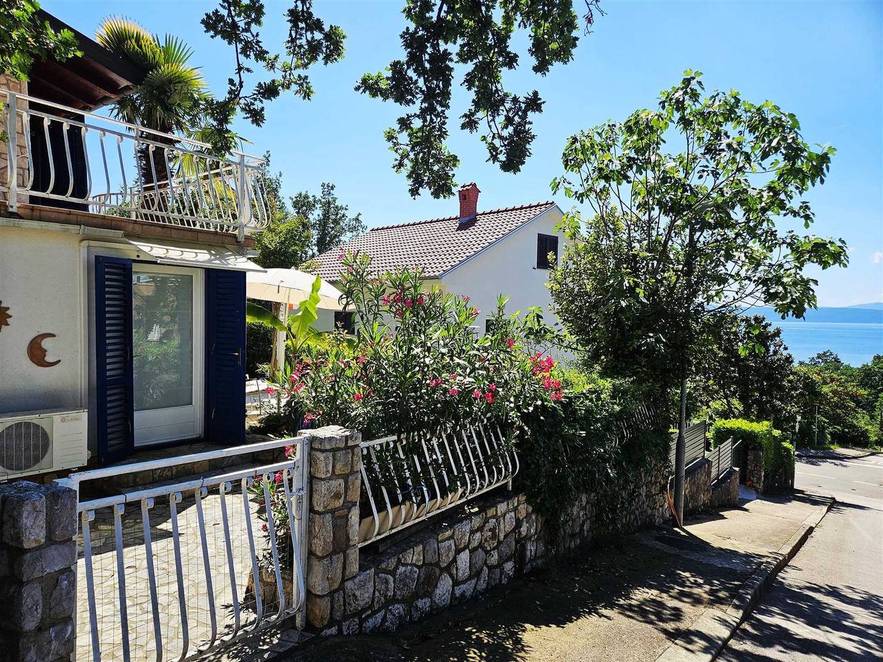 Cały apartament, Apartment Barbara with sea view in Njivice, Krk