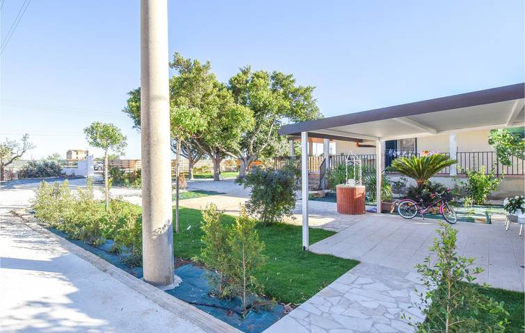 Location de vacances pour 8 personnes, avec jardin ainsi que terrasse et piscine, animaux acceptés à Ragusa - 3