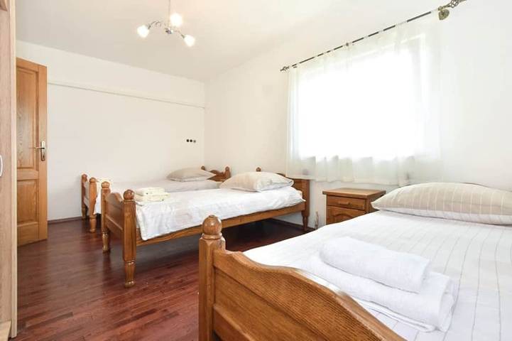 Villa Bosnjak with a private pool in Dalmatinisches Zagora