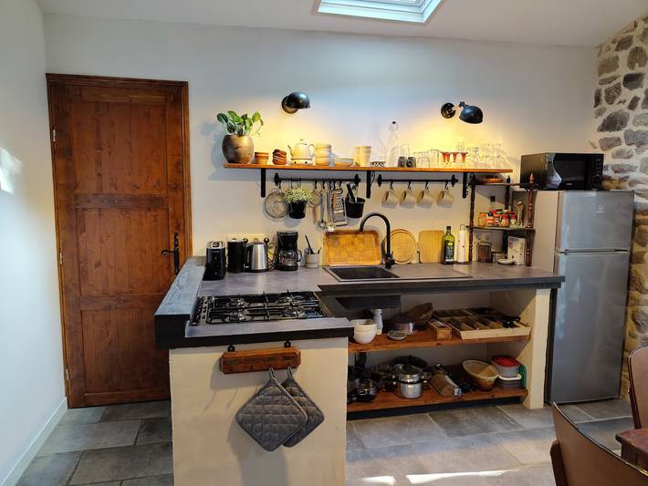Holiday Home 'De Royer' with Mountain View, Private Terrace and Wi-Fi in Pailharès, Tournon-sur-Rhône region