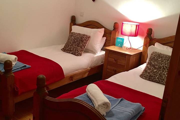 Gîte pour 8 personnes, avec terrasse ainsi que jacuzzi et sauna à Sainte-Foy-Tarentaise - 4