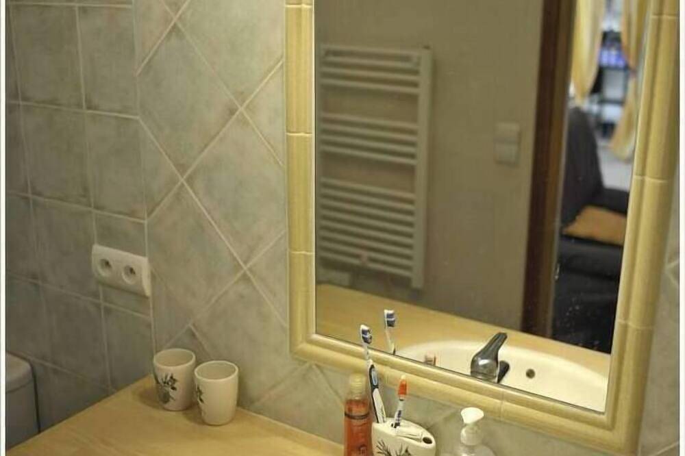 Appartement entier, Studio avec jardin plein sud in Vence, Côte méditerranéenne (France)