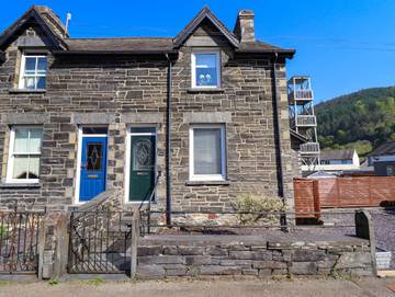 Log Cabin for 4 People in Betws-y-Coed, Conwy region, Photo 2