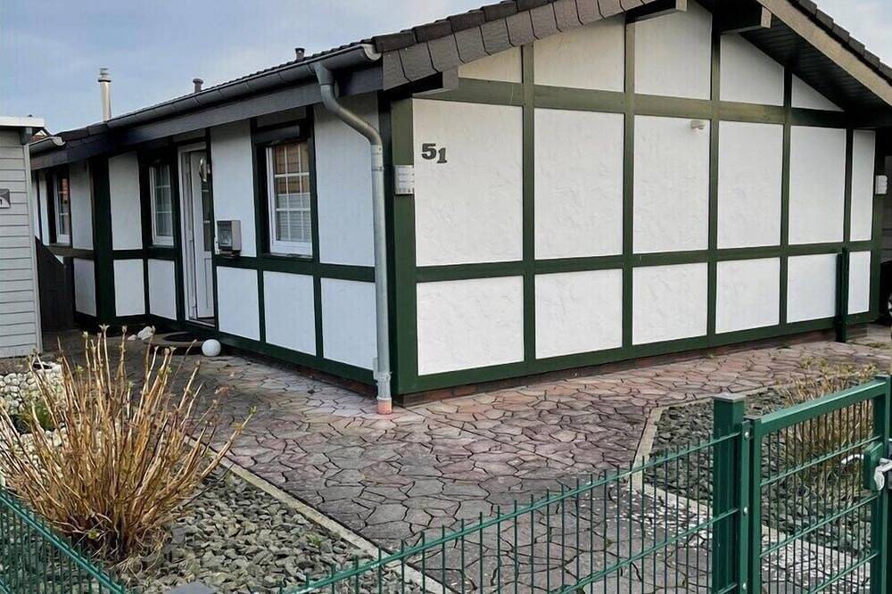 Freistehender Ferienbungalow im Fachwerkstil in Burhave, Butjadingen