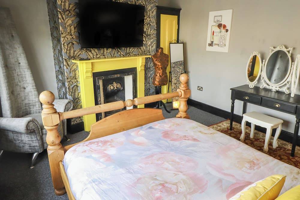 The Yellow House, family friendly, with hot tub in Withernsea in Withernsea, Östliches Yorkshire